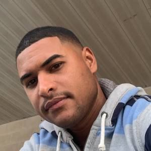 Meet your Posher, Cesar